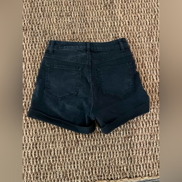 H&M Black High Rise Jean Shorts - Picture 3 of 4